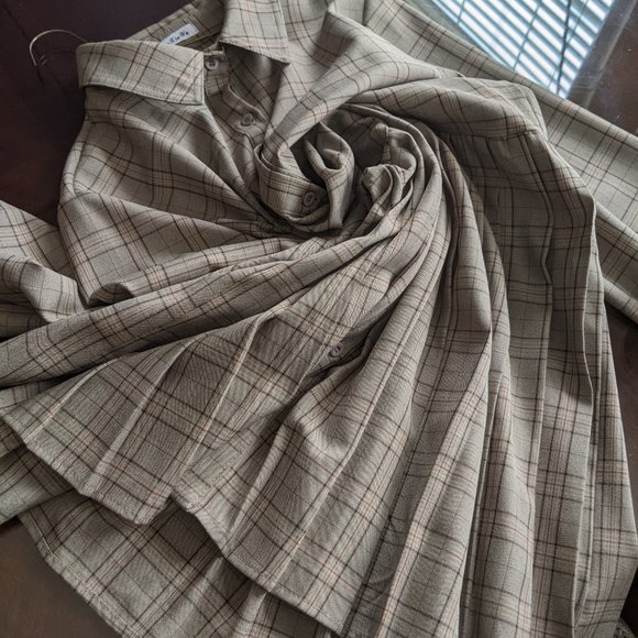 Plaid Pleated shirtdress - Picture 2 of 9